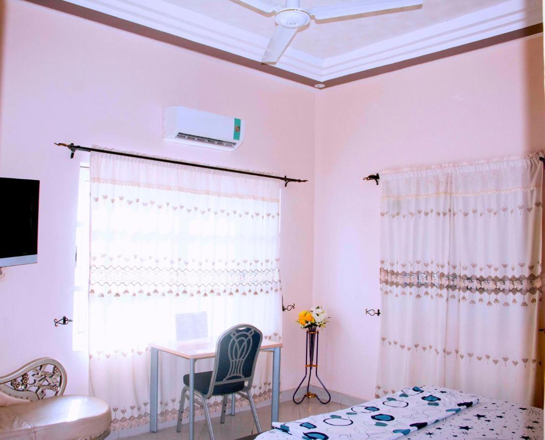 Nora Hotel Cotonou Exterior photo